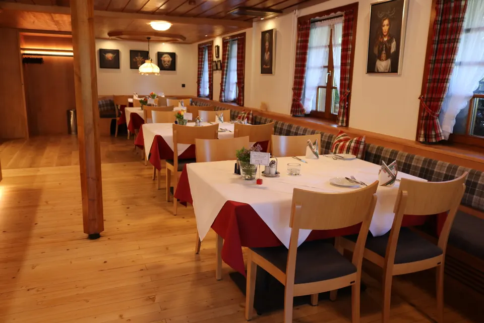 Side dining room
