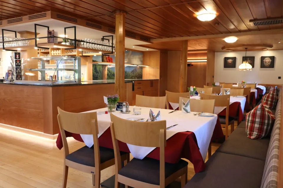 Dining room by the bar