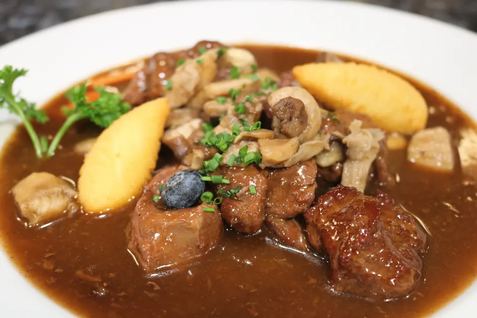 Game stew with mushrooms