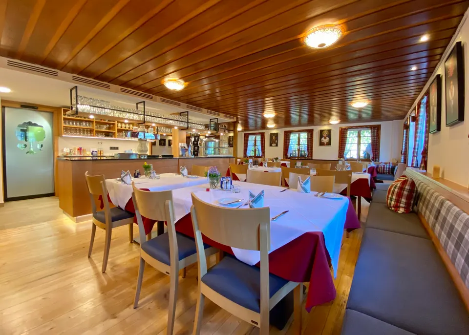 Dining room and bar